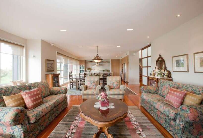تختخواب و صبحانه Blackwood House