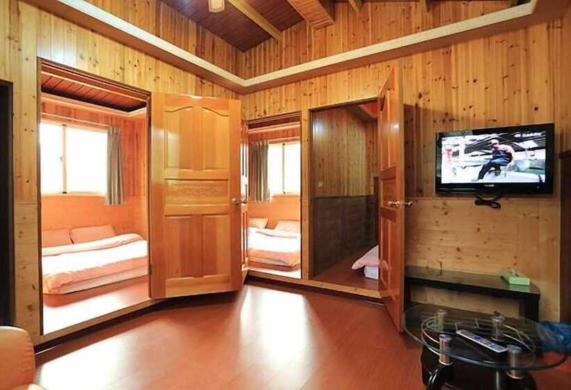 تختخواب و صبحانه Wild Thyme Eco Guest House