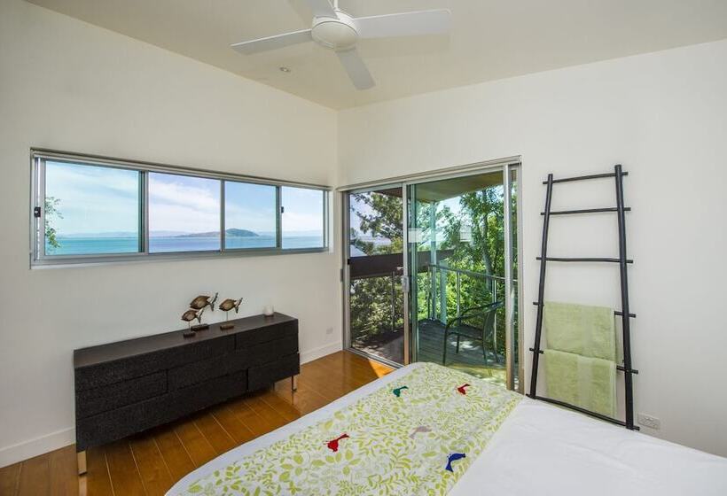 Headland Hideaway