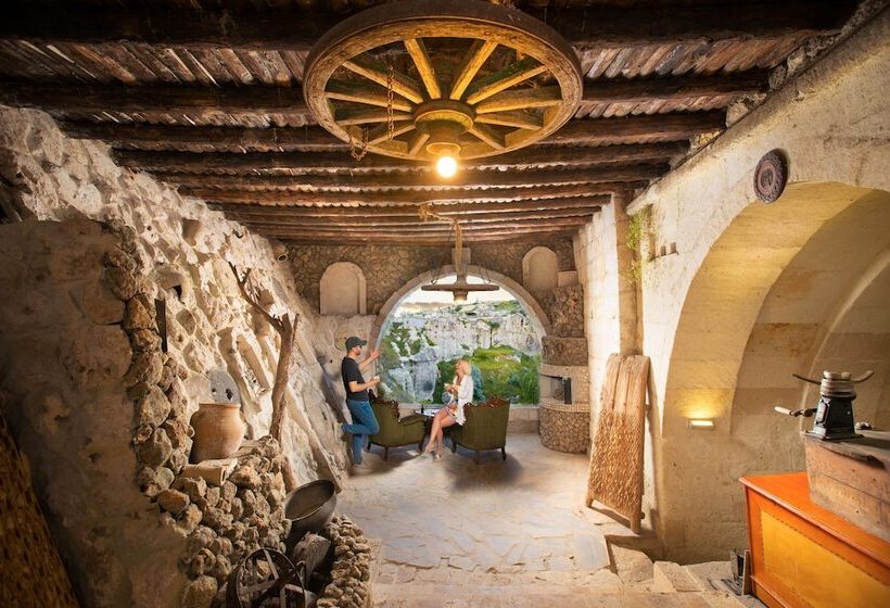 هتل Cappadocia Splendid Cave