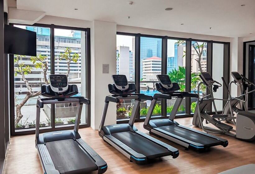 בית מלון כפרי Mangkuluhur Residences By Lorin