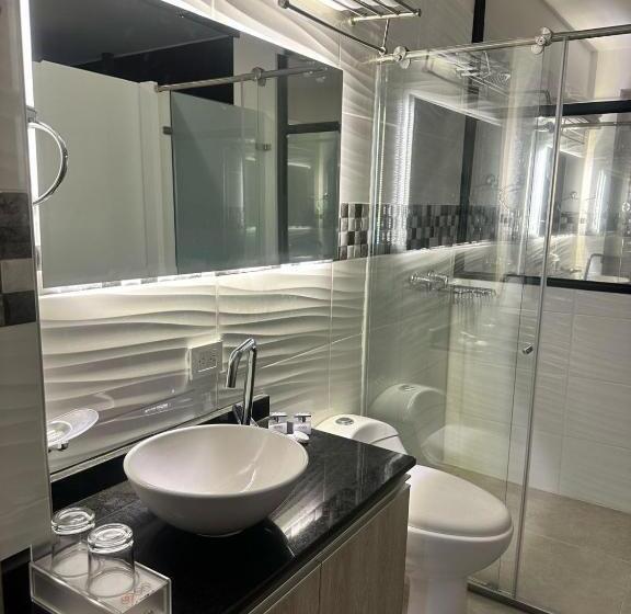 هتل On Apartasuites