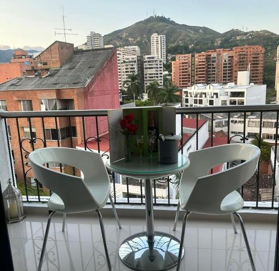 هتل On Apartasuites