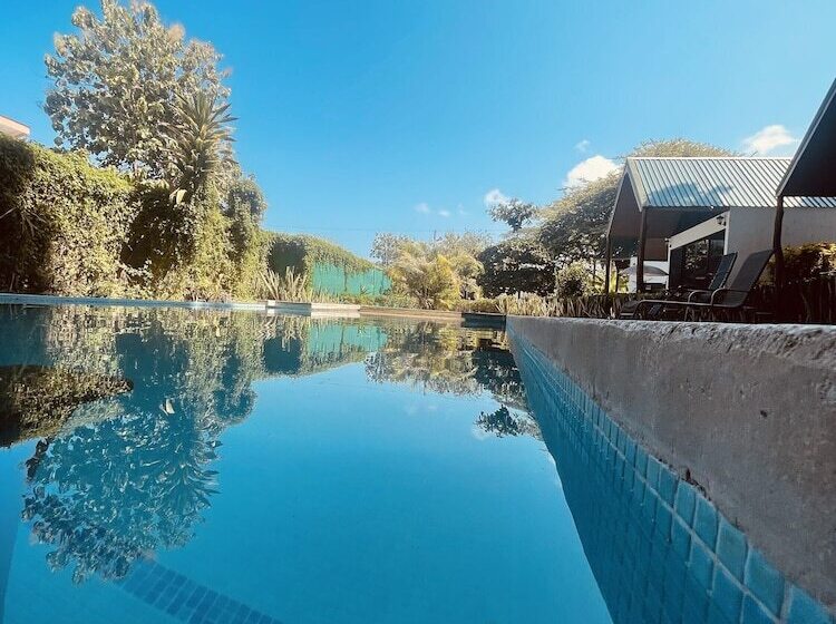 هتل Villas Cabuya Beach & Forest