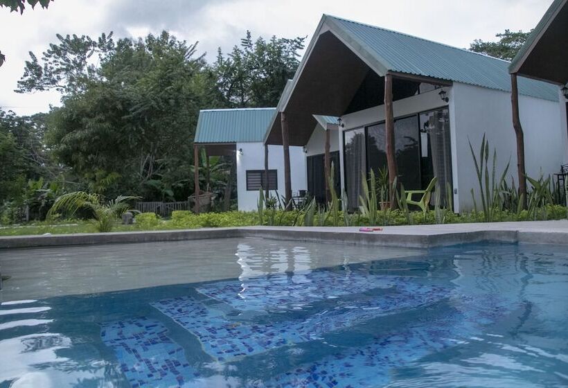هتل Villas Cabuya Beach & Forest