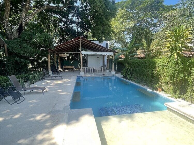 هتل Villas Cabuya Beach & Forest