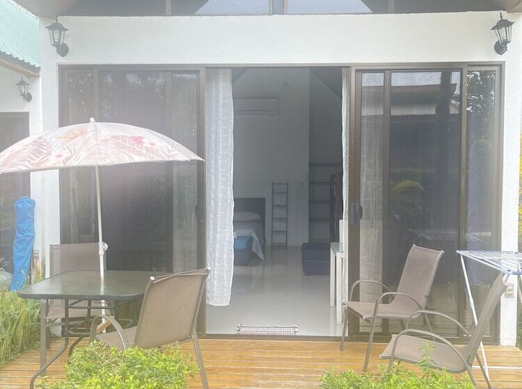 هتل Villas Cabuya Beach & Forest
