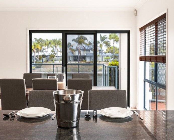 Mermaid Beach House