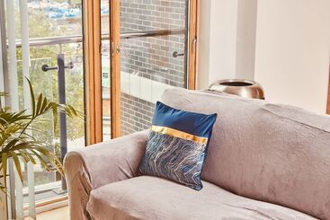 Modern Deluxe Leeds Dock Apartment Free Secure Parking