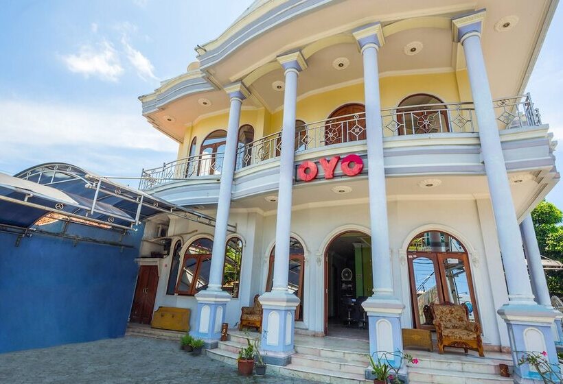 هتل Oyo 2848 Senaz Guesthouse