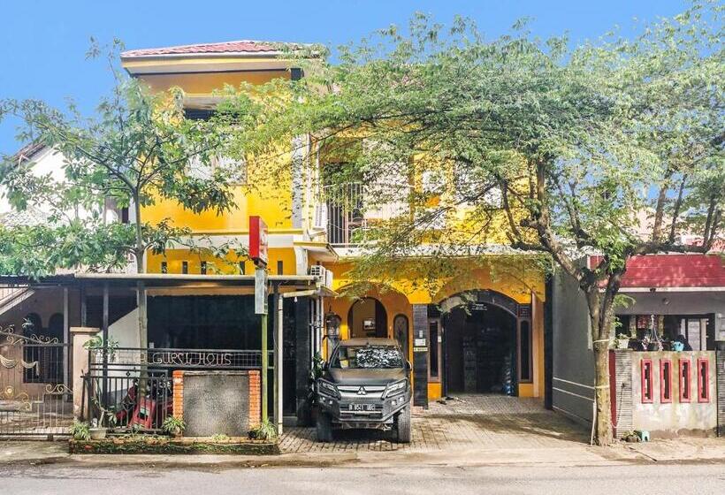 هتل Oyo 2872 Garuda Guest House