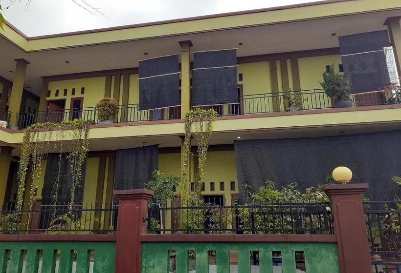 هتل Spot On 2846 Kost Faza