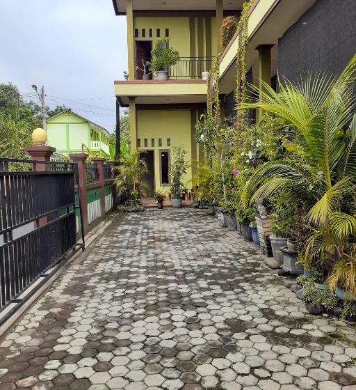 هتل Spot On 2846 Kost Faza