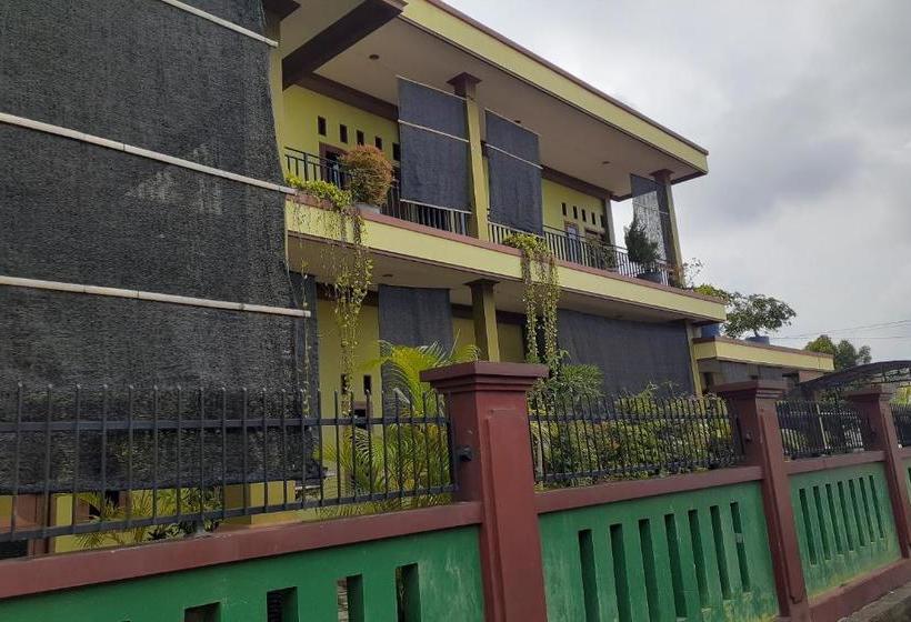 هتل Spot On 2846 Kost Faza