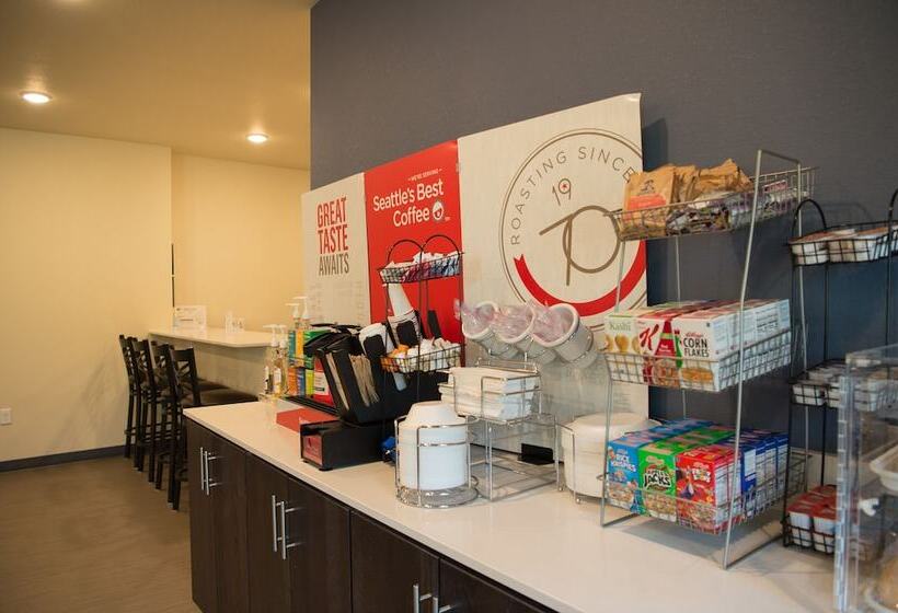 فندق Cobblestone Inn & Suites  Forest City
