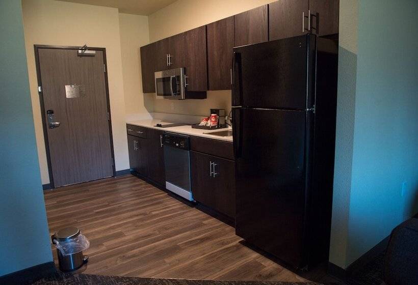 فندق Cobblestone Inn & Suites  Forest City