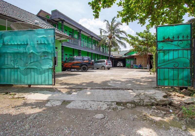 هتل Oyo 2588 Pondok Romeo