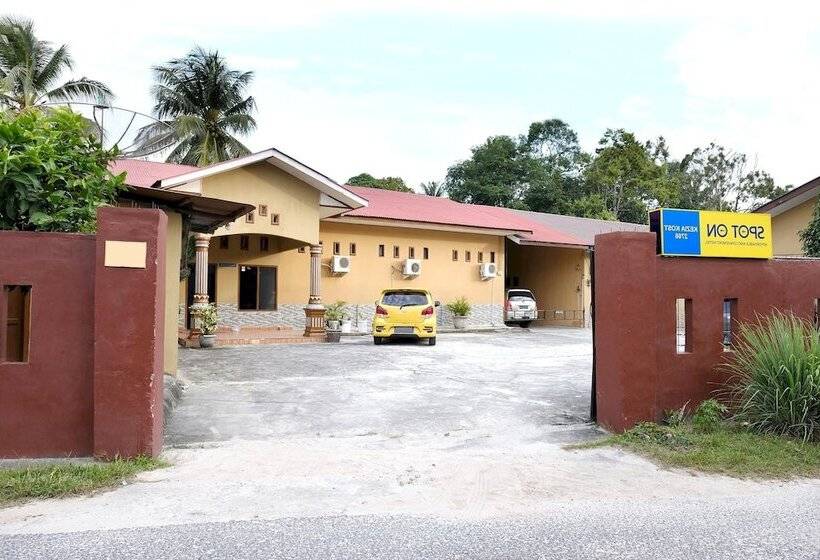 هتل Spot On 2766 Kezia Kost