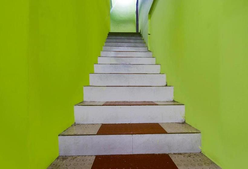 בית מלון כפרי Spot On Raahila Mansion