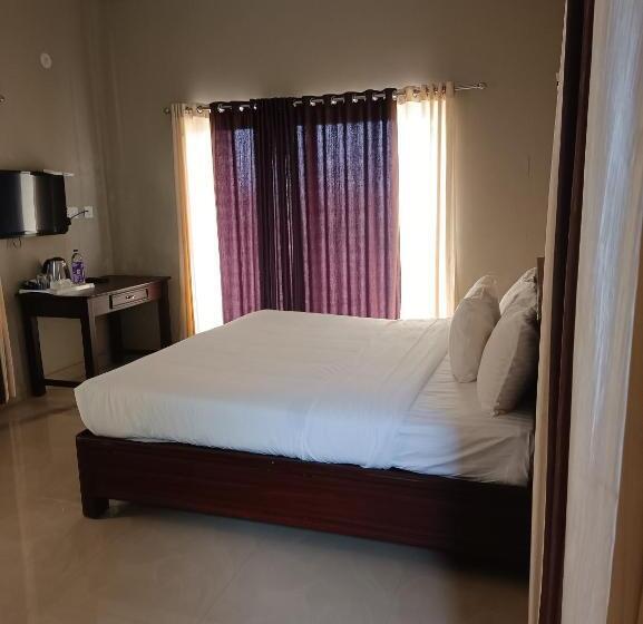 호텔 Ceecee Grand Resort