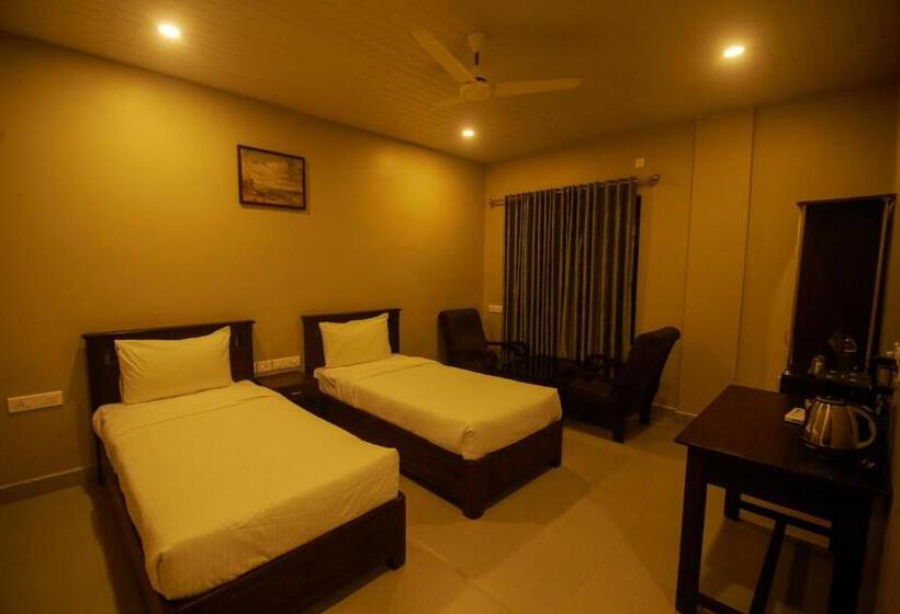 فندق Ceecee Grand Resort