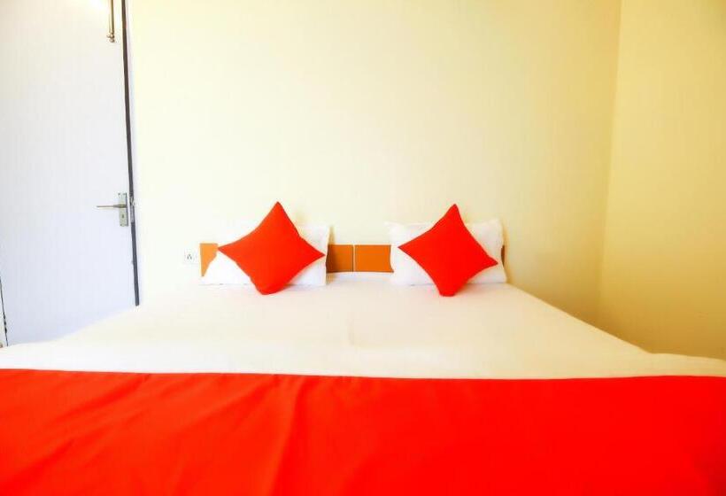 Hotel Oyo 67068 Sanrac Residency