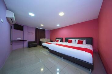 هتل Oyo 89650 Inn