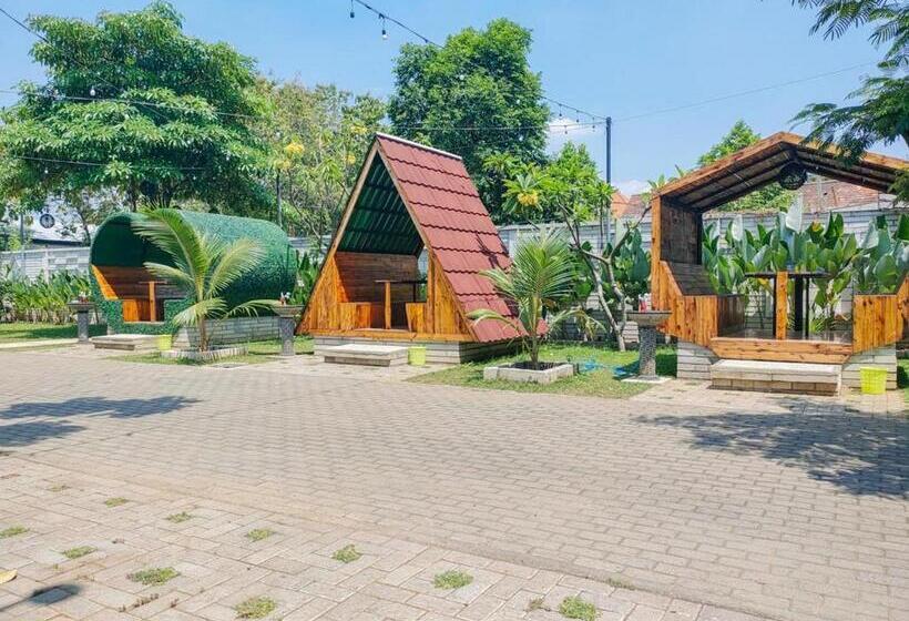 Отель Reddoorz Syariah At Mojosari