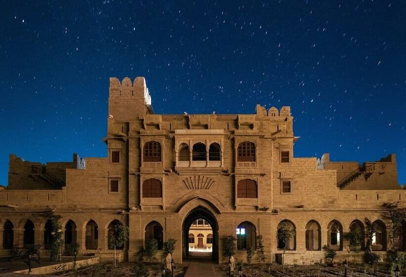 هتل Welcomheritage Mohangarh Fort