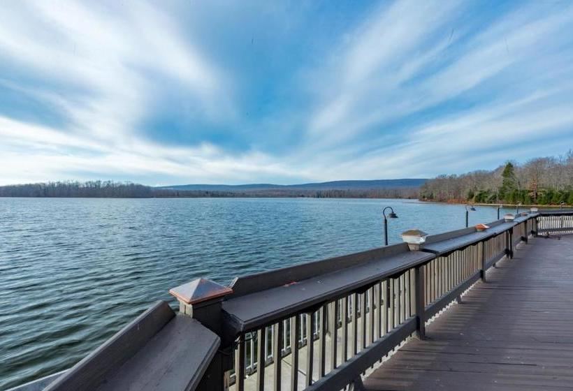 Crown Resorts At The Poconos
