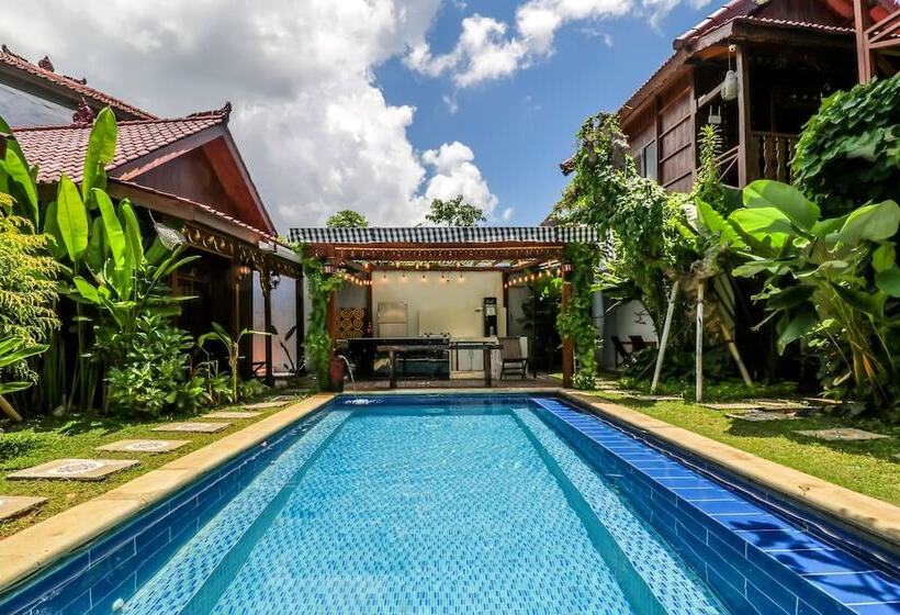 هتل Reddoorz At Villa Krisna Balangan Beach