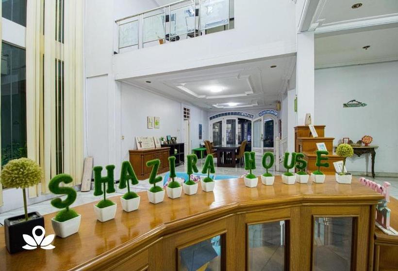 هتل Shazira Syariah