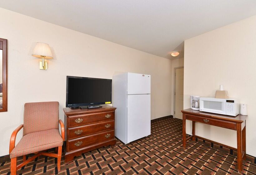 Отель Americas Best Value Inn And Suites Albemarle