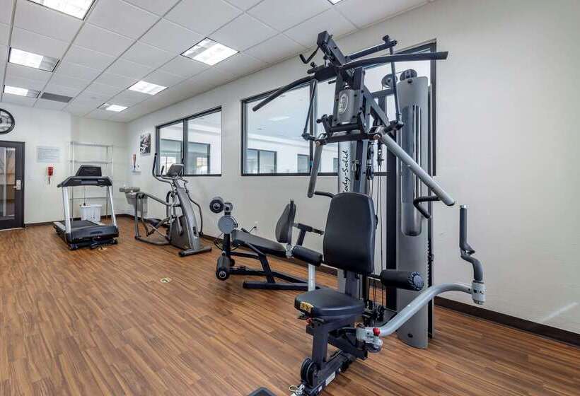 호텔 Comfort Inn & Suites Shawnee North Near I40
