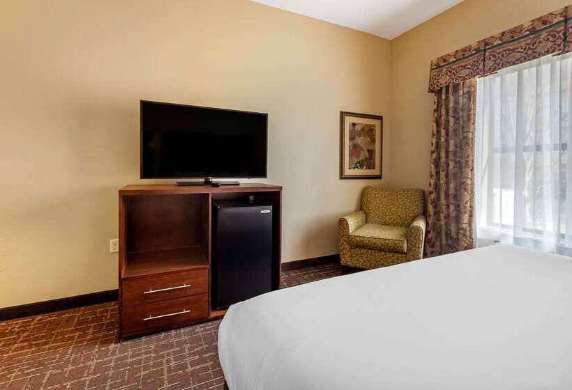 호텔 Comfort Inn & Suites Shawnee North Near I40