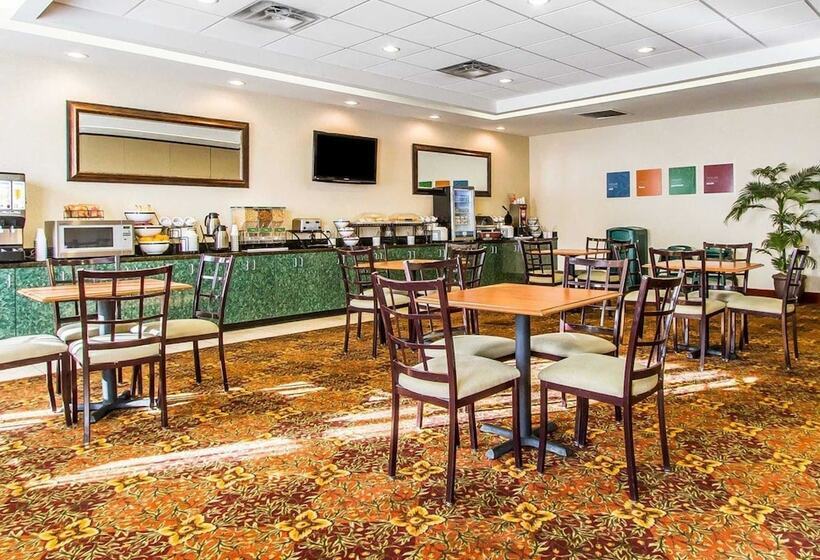 호텔 Comfort Inn & Suites Shawnee North Near I40