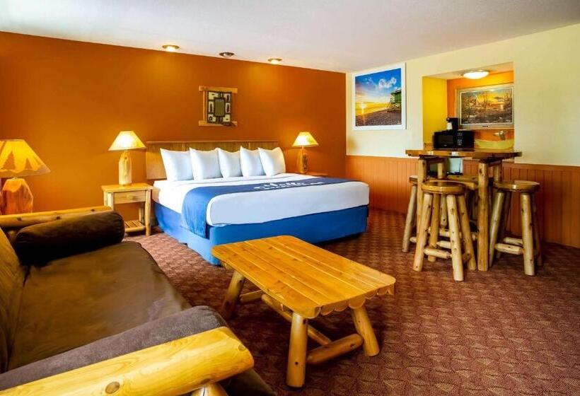 هتل Days Inn & Suites By Wyndham Stevens Point