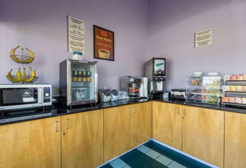 هتل Econo Lodge Little Creek