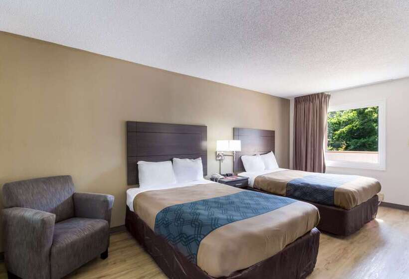 هتل Econo Lodge Little Creek