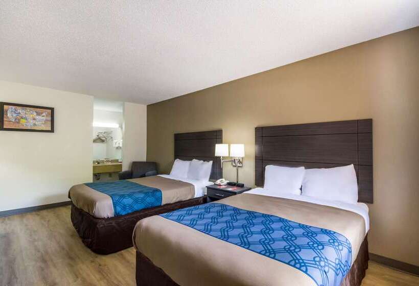 هتل Econo Lodge Little Creek