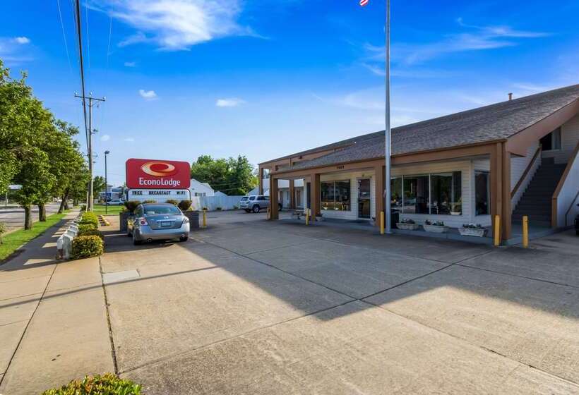 هتل Econo Lodge Little Creek