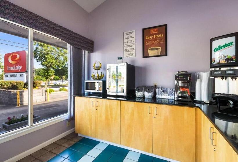 هتل Econo Lodge Little Creek