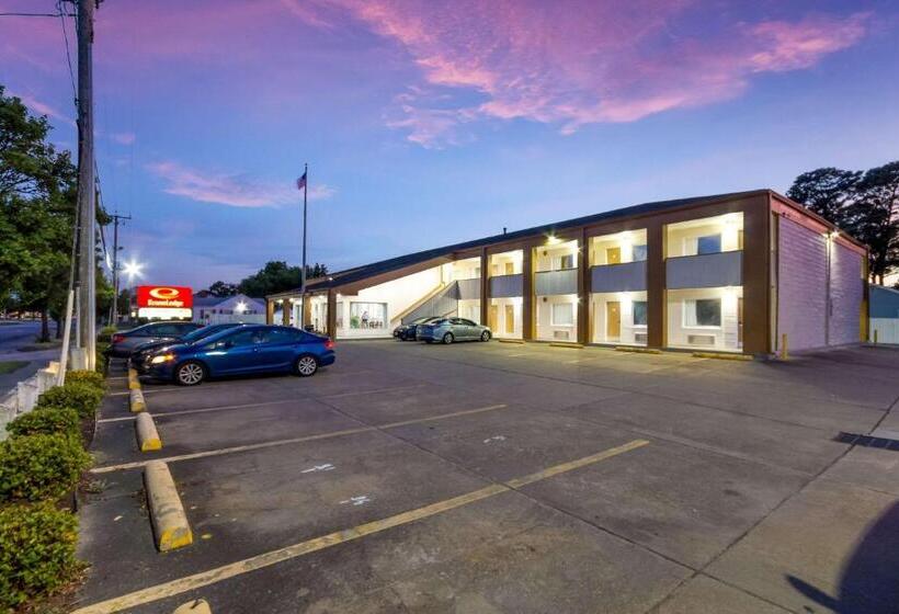 هتل Econo Lodge Little Creek
