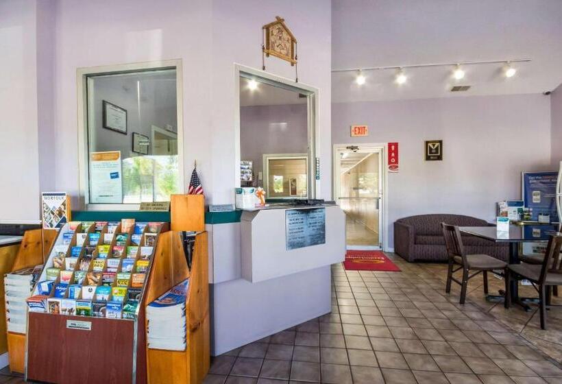 هتل Econo Lodge Little Creek
