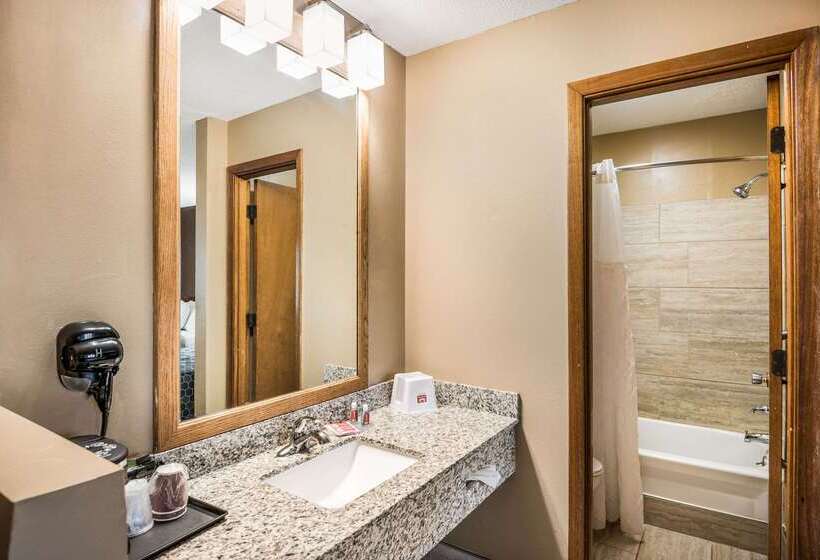 فندق Econo Lodge