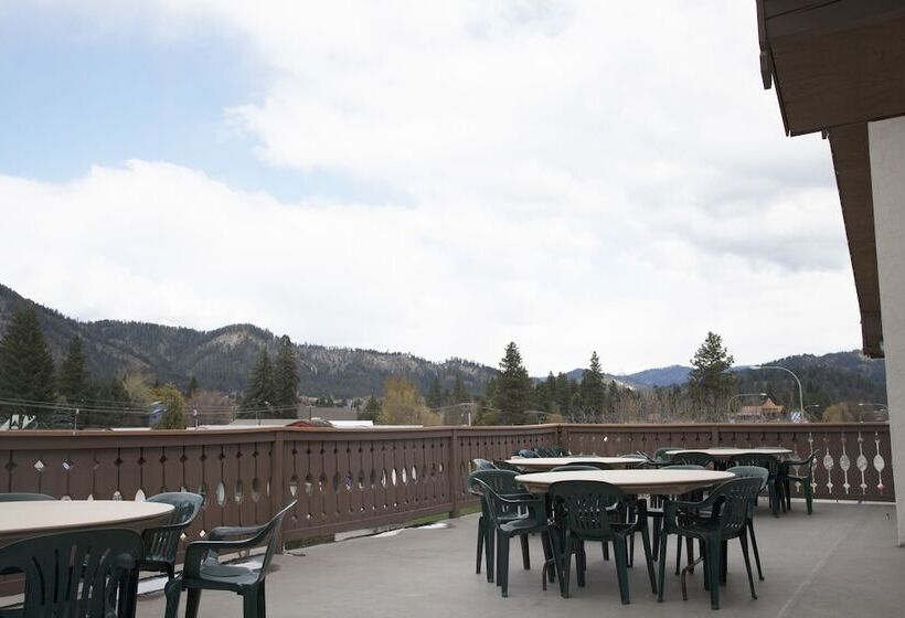 هتل Fairbridge Inn & Suites