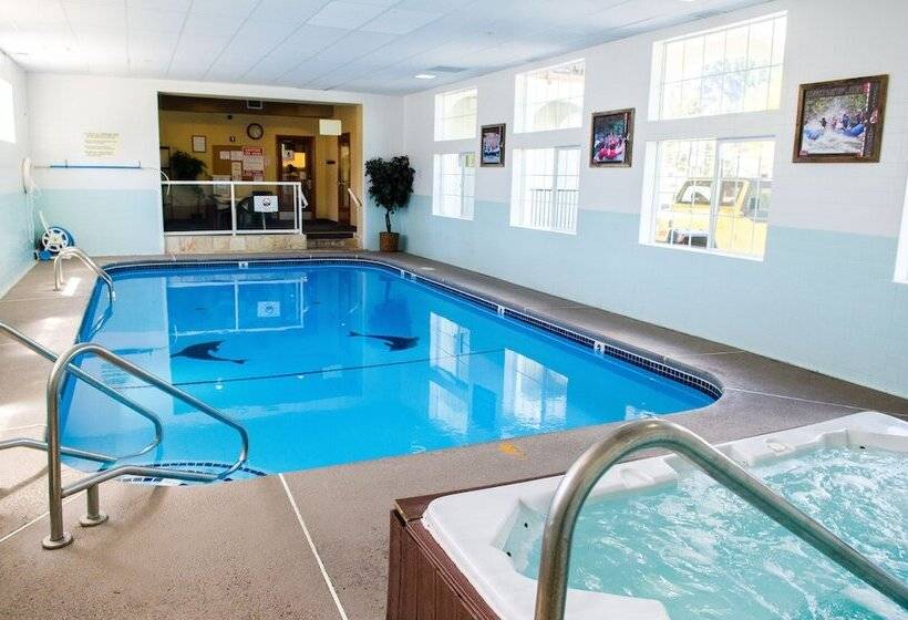 هتل Fairbridge Inn & Suites
