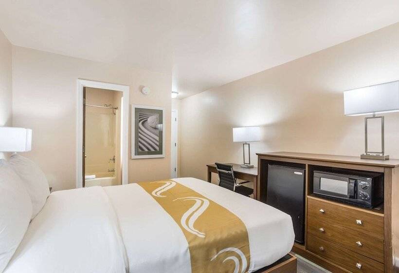 호텔 Quality Inn