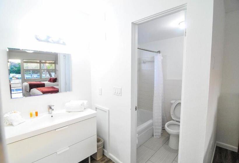 فندق Regency Inn & Suites Sarasota