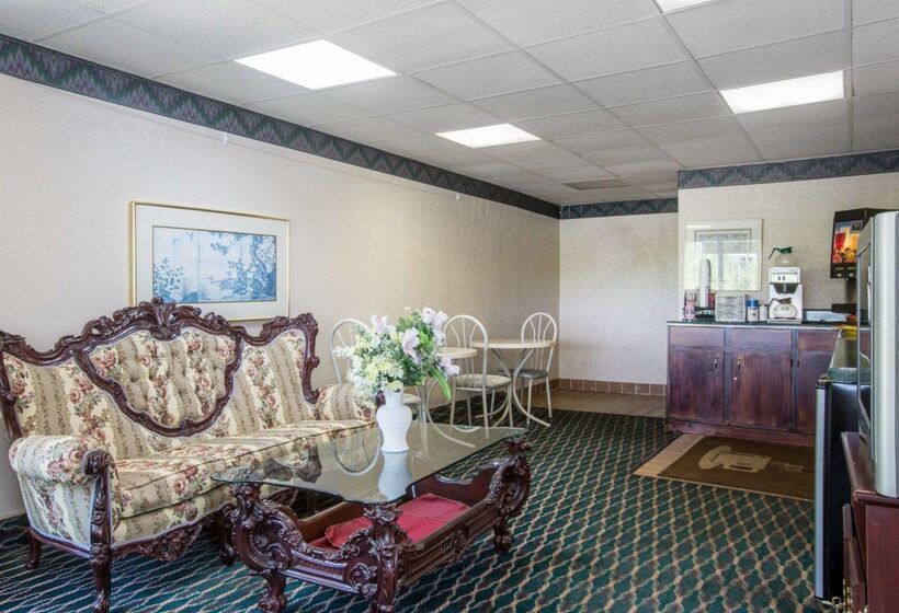 هتل Rodeway Inn